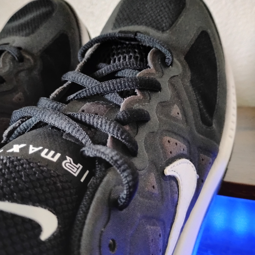 Nike Black and White Men's Shoes - Picture 5 of 6